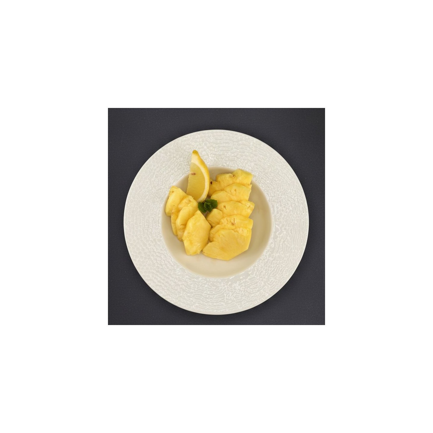 Ananas frais avec citron vert et miel