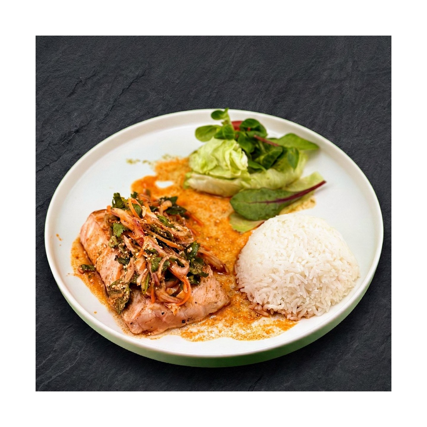 Saumon grillé avec sauce thaïe